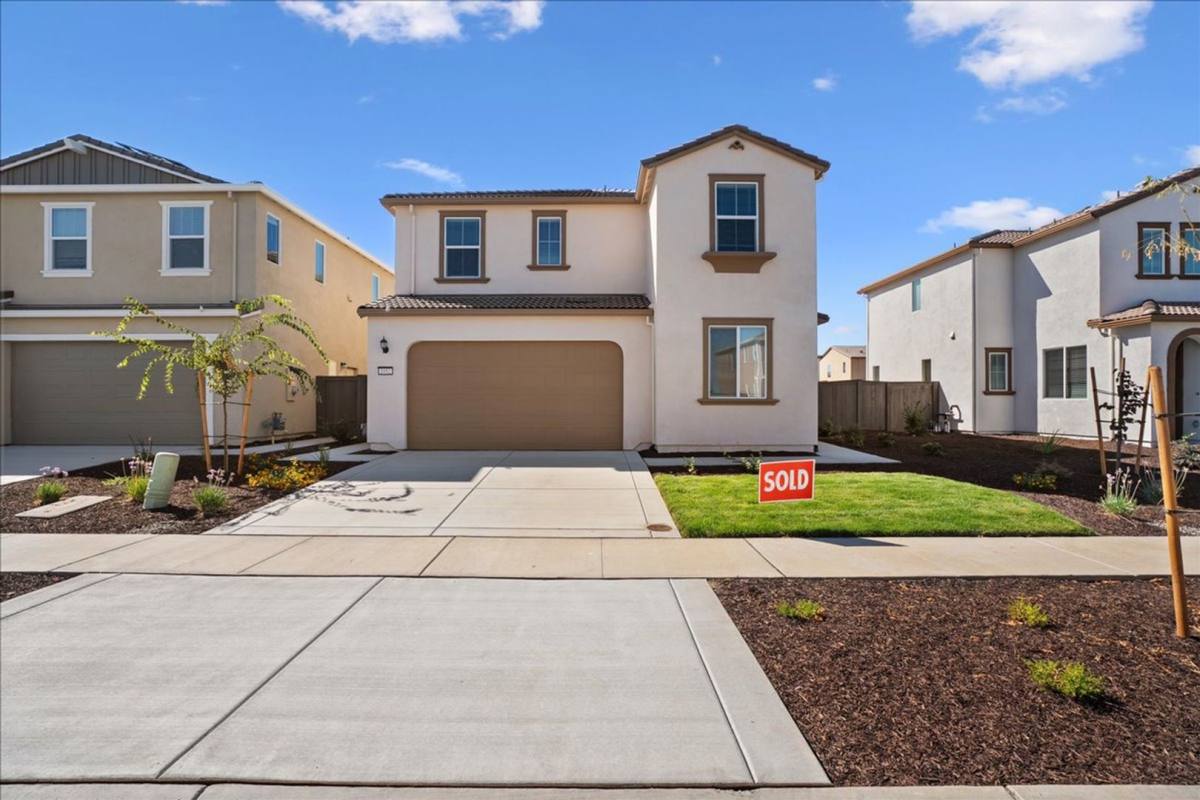 House for rent at 1052 Lost Creek Ranch Dr, Olivehurst, CA 95961