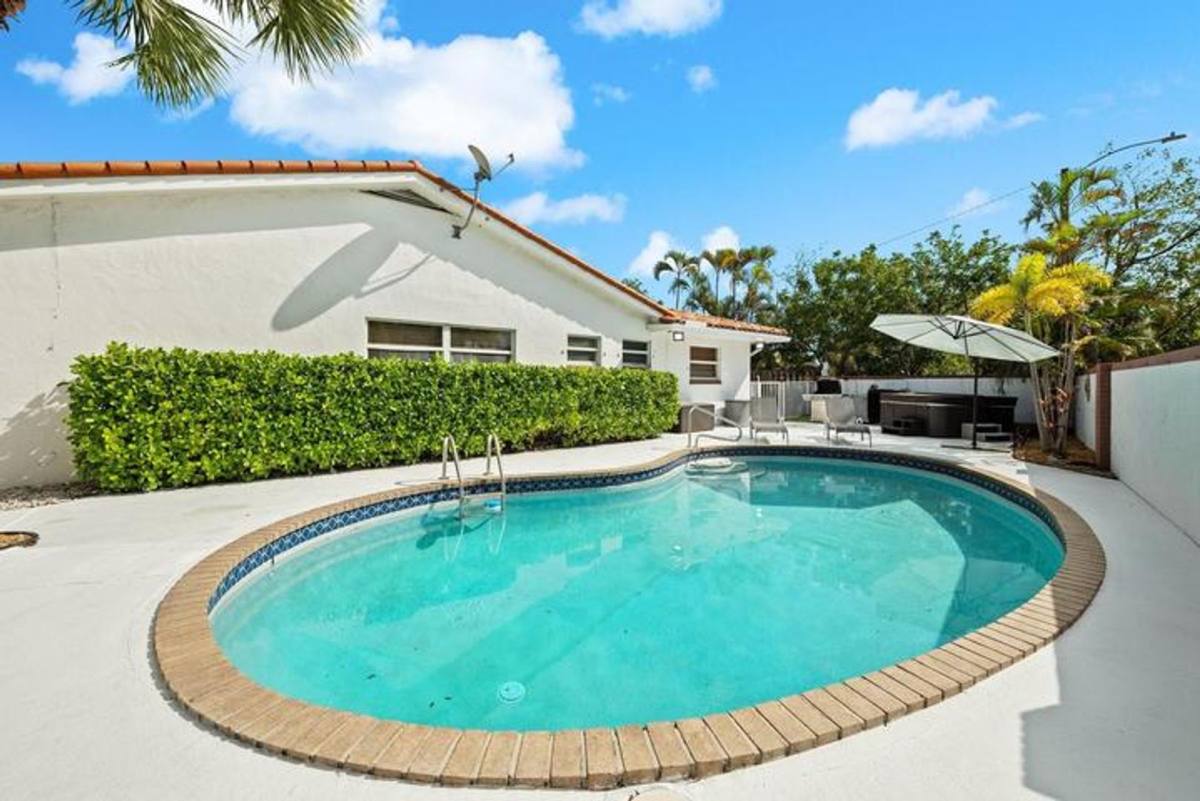 House for rent at 2200 NE 36th St, Fort Lauderdale, FL 33308