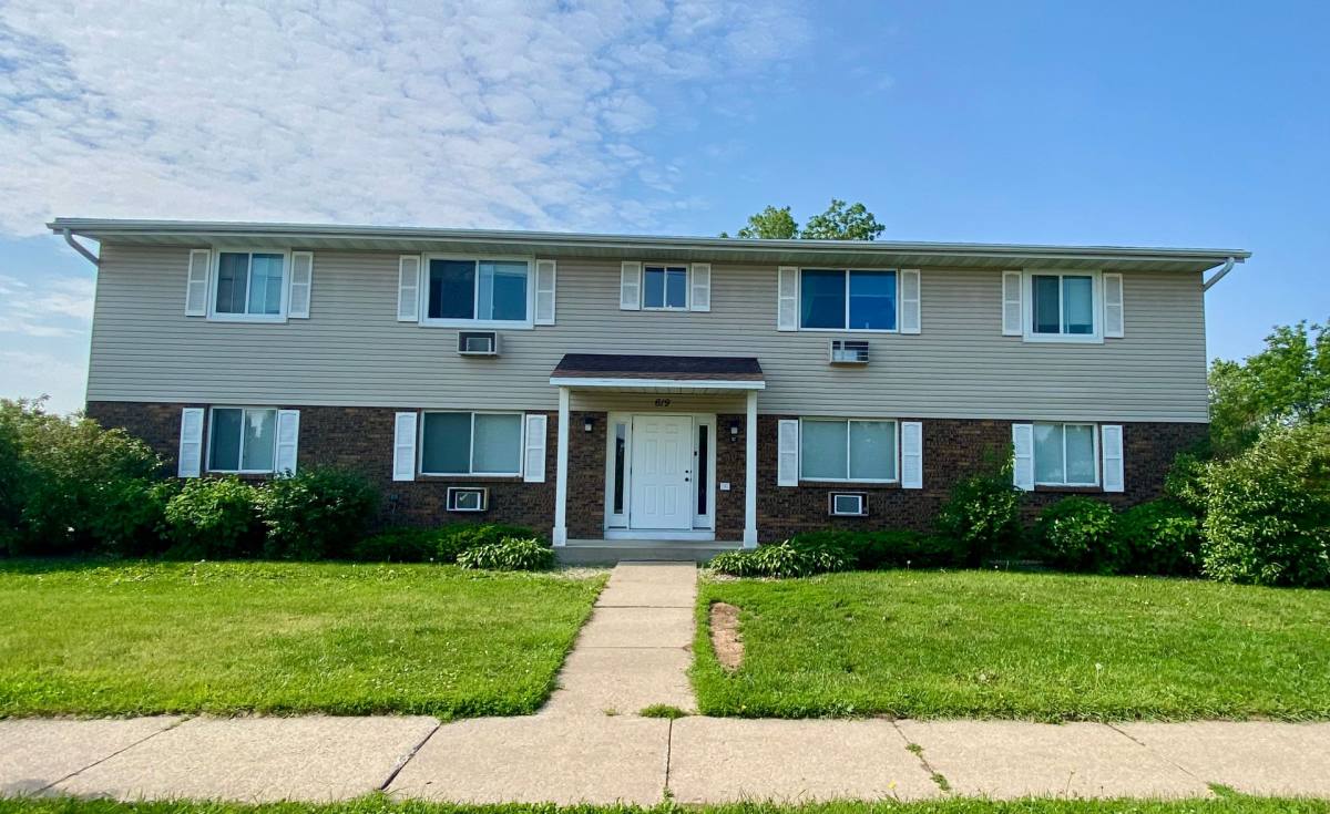 Apartment for rent at 619 Kellogg Ave, Janesville, WI 53546