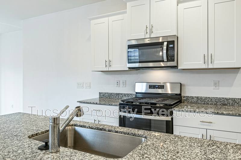 House for rent at 10333 W Granderson St, Marana, AZ 85653