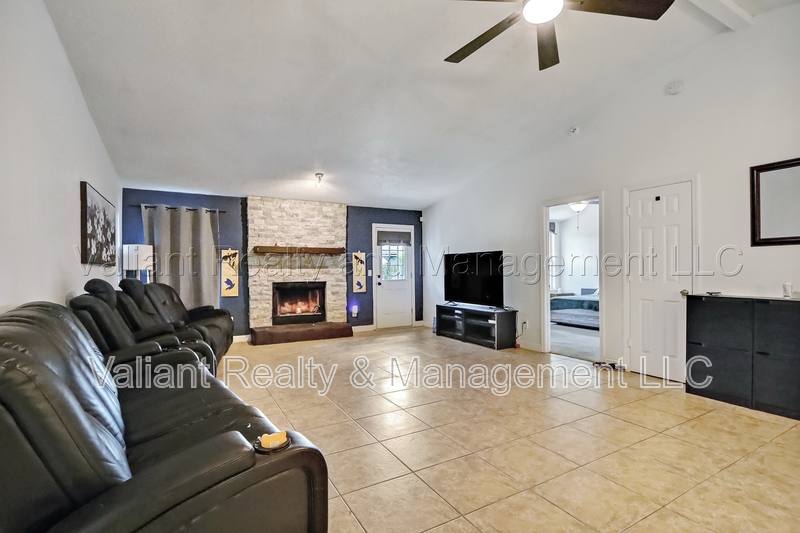 House for rent at 5286 Julington Creek Rd, Jacksonville, FL 32258