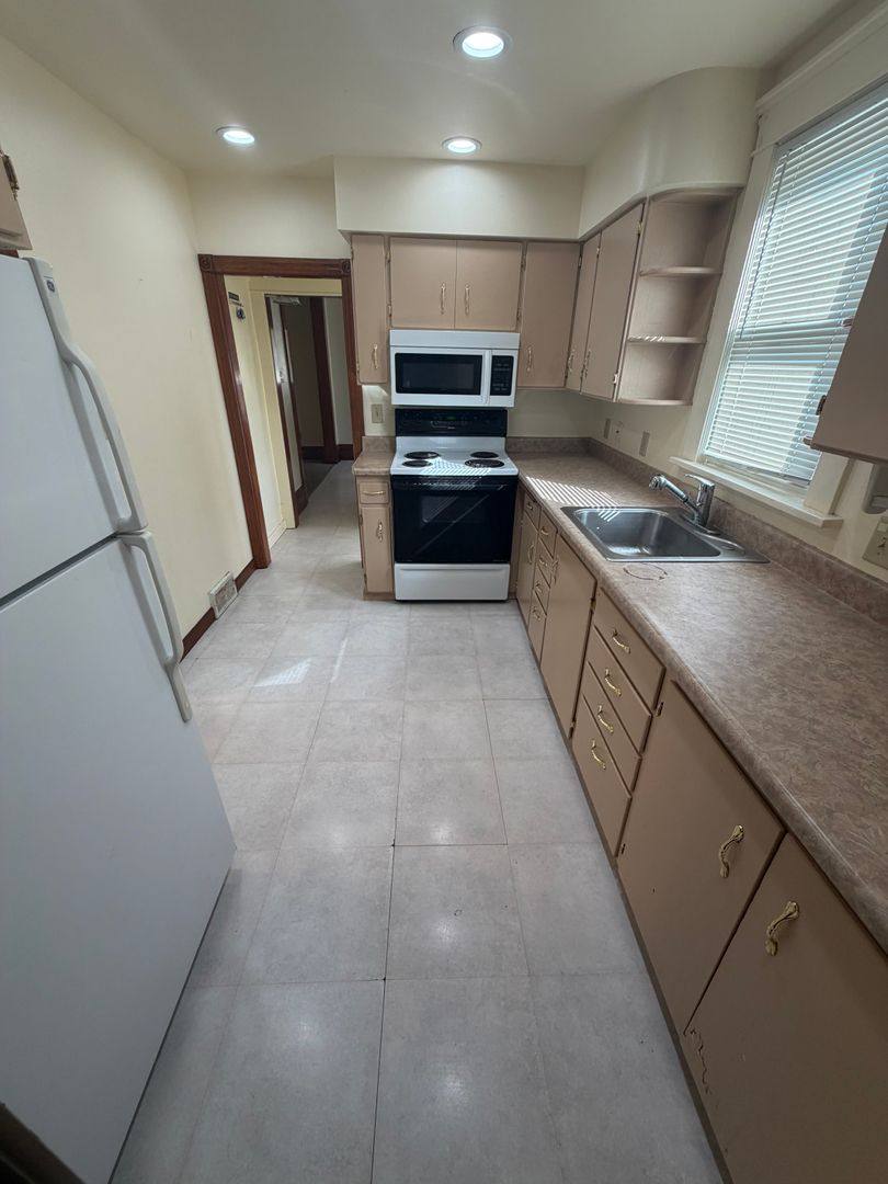 House for rent at 205 N 2nd St, Aberdeen, SD 57401