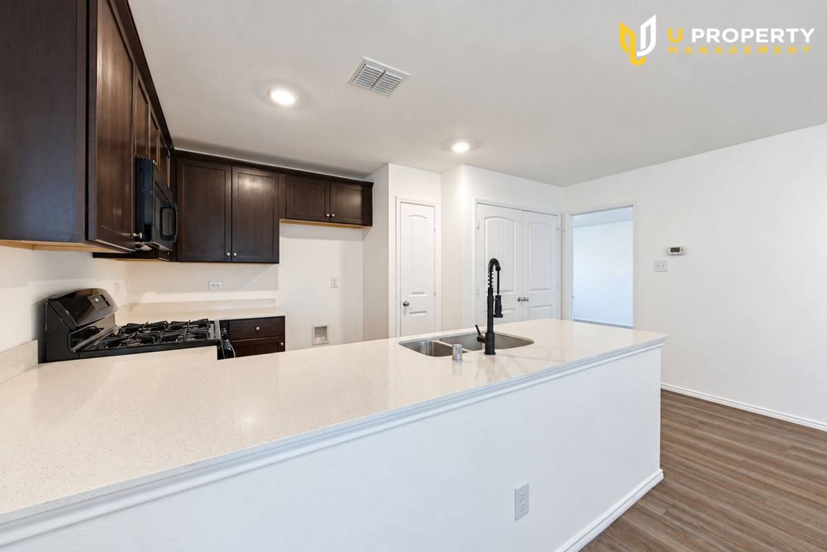 House for rent at 1422 Southwell Dr, Crandall, TX 75114