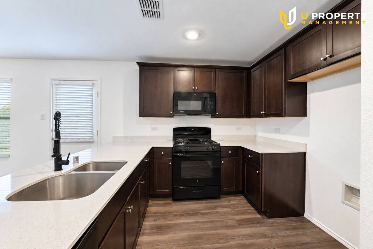 House for rent at 1422 Southwell Dr, Crandall, TX 75114