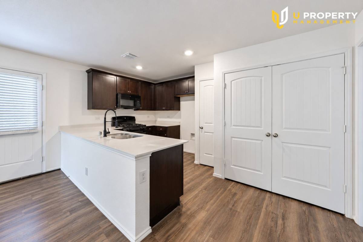 House for rent at 1422 Southwell Dr, Crandall, TX 75114