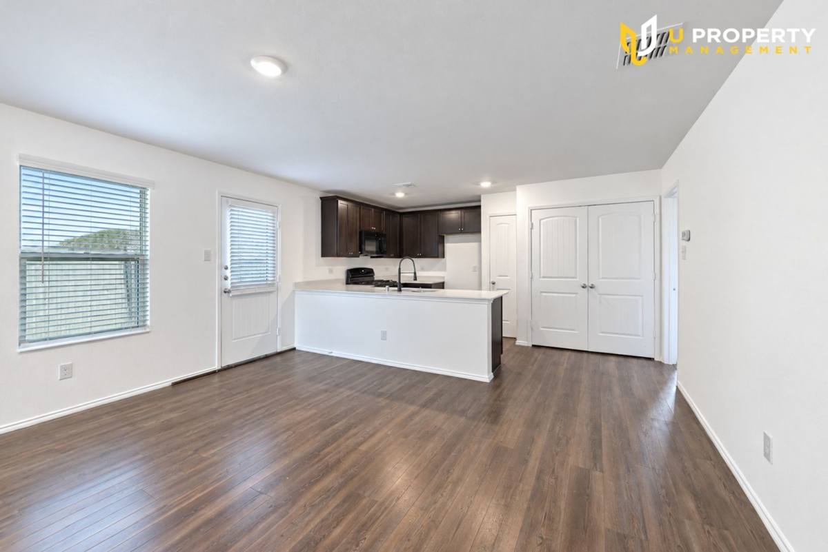 House for rent at 1422 Southwell Dr, Crandall, TX 75114