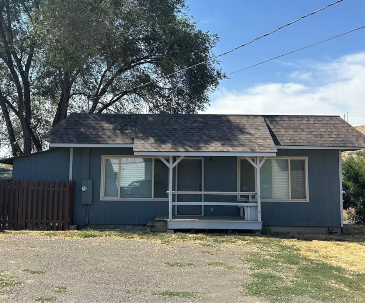 House for rent at 211 SE 16th St, Pendleton, OR 97801
