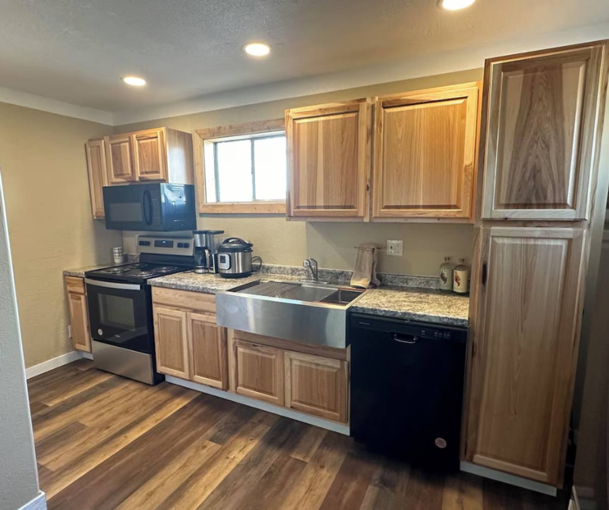 House for rent at 211 SE 16th St, Pendleton, OR 97801