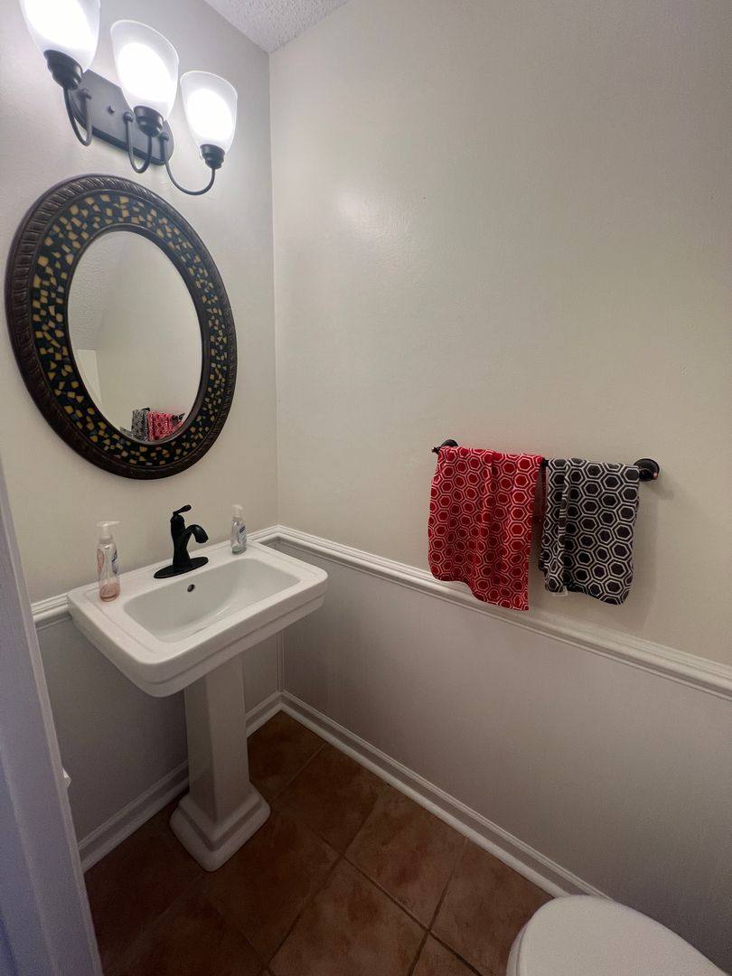 Townhouse for rent at 104 Kingsbridge Lane, Yorktown, VA 23692