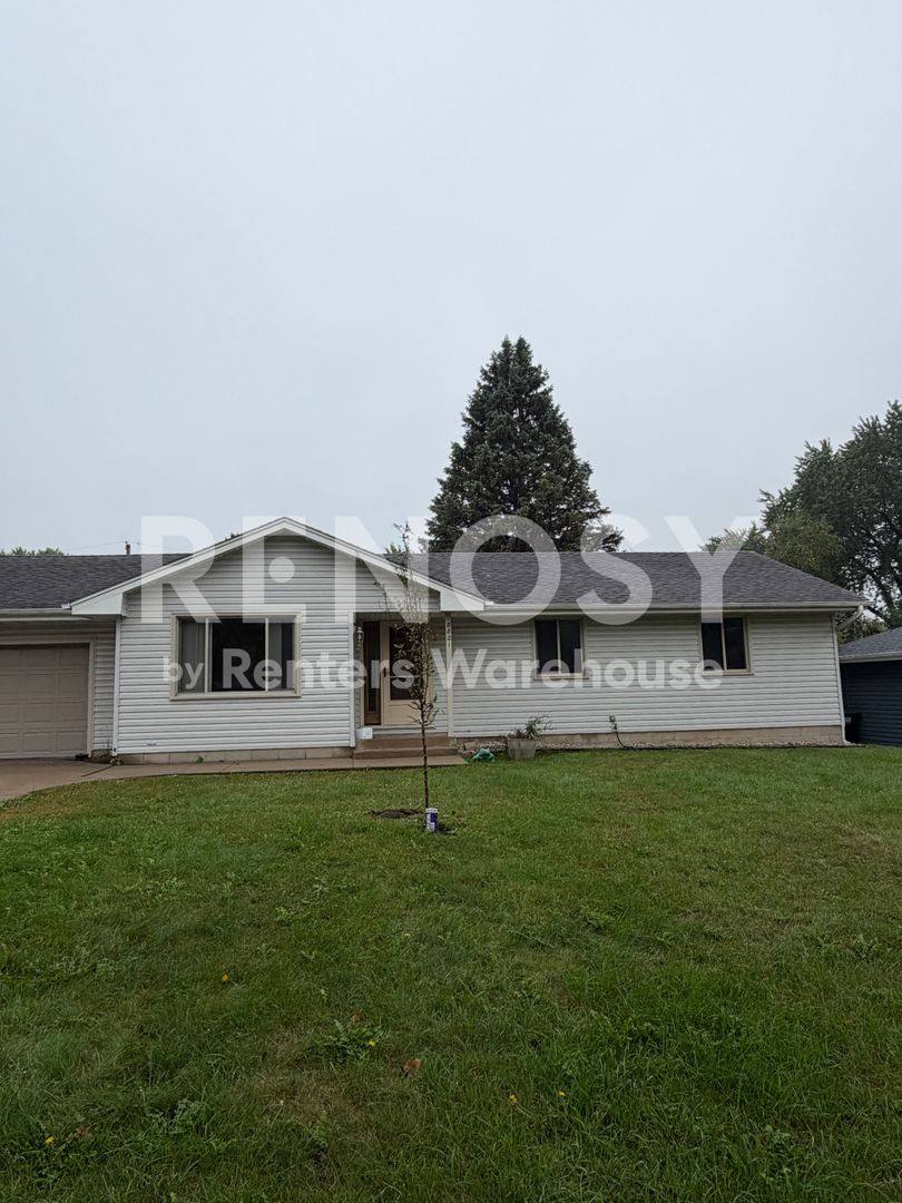 House for rent at 8821 62nd Ave N, Minneapolis, MN 55428
