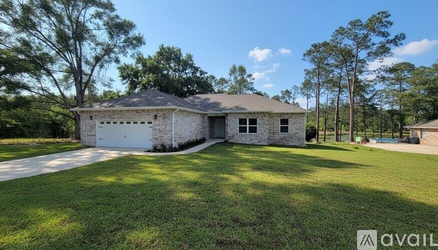 House for rent at 699 Pinewood Dr, Defuniak Springs, FL 32433