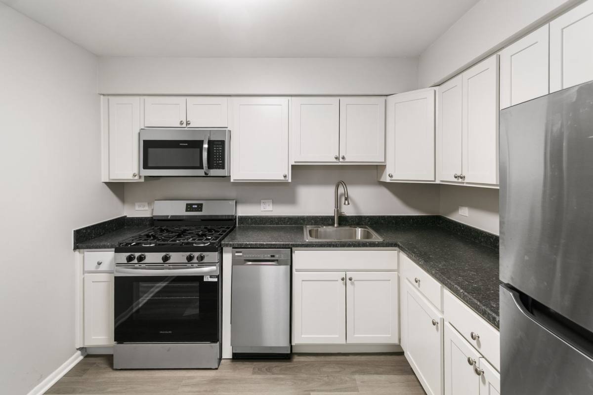 Apartment for rent at 711 S Milwaukee Ave #101, Libertyville, IL 60048