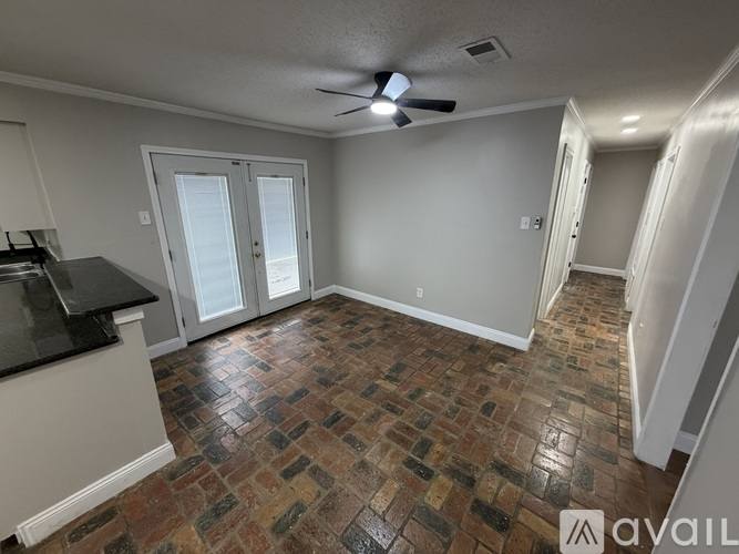 House for rent at 1403 Commanche St, Pascagoula, MS 39581