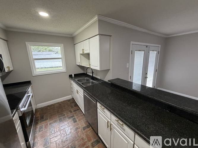 House for rent at 1403 Commanche St, Pascagoula, MS 39581