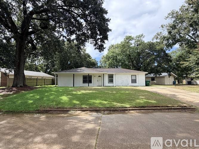 House for rent at 1403 Commanche St, Pascagoula, MS 39581