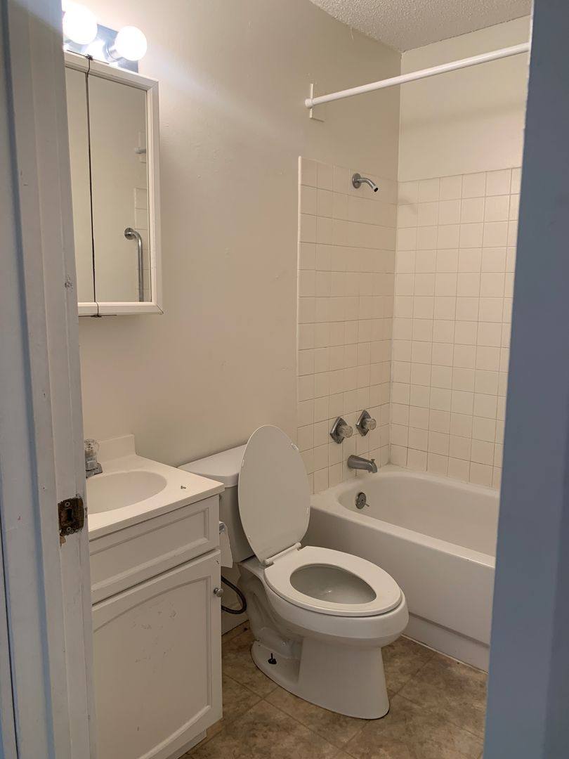 Apartment for rent at 812 N 10th St #13, Norfolk, NE 68701