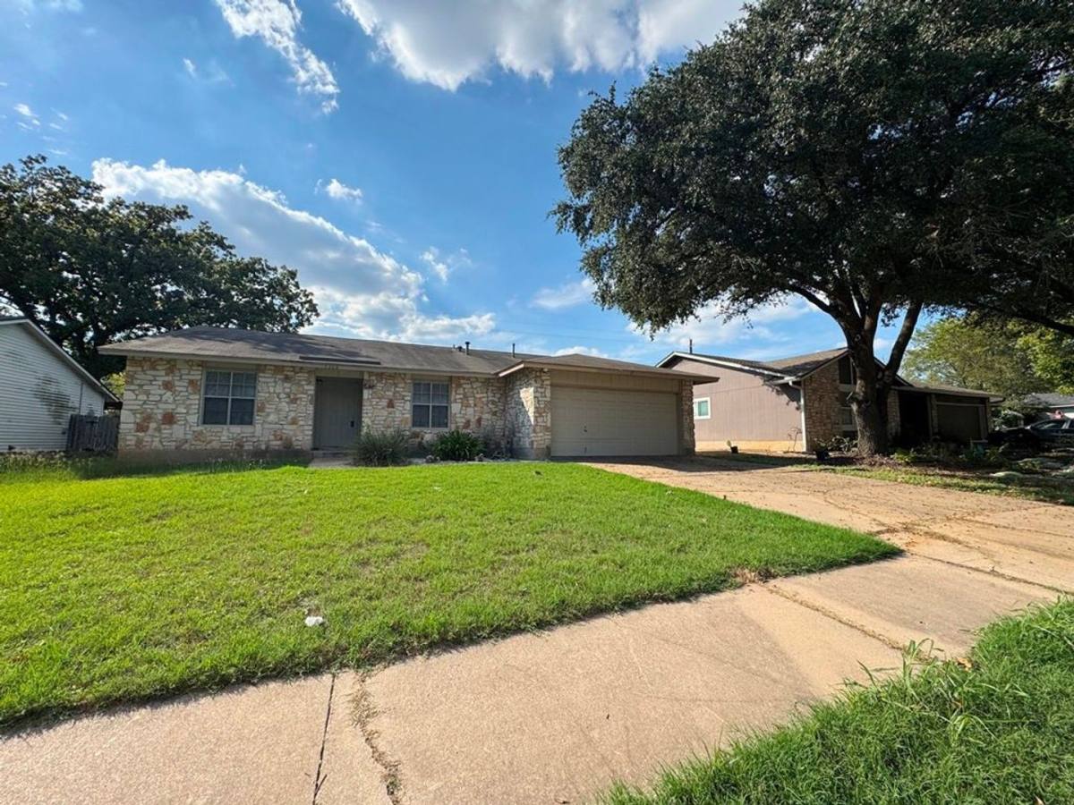 House for rent at 9208 Texas Oaks Dr, Austin, TX 78748