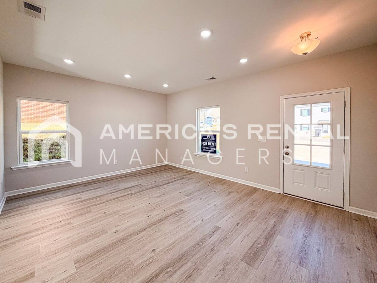 Townhouse for rent at 84 Park Dr S, Clanton, AL 35045