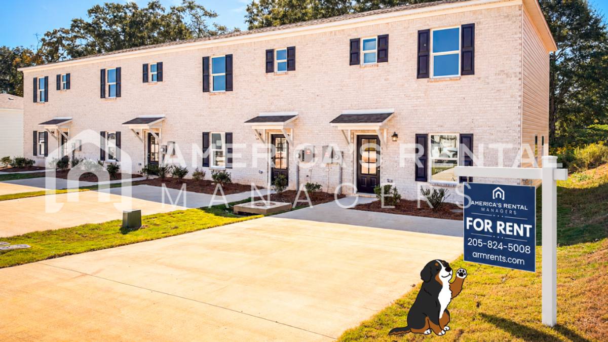 Townhouse for rent at 84 Park Dr S, Clanton, AL 35045