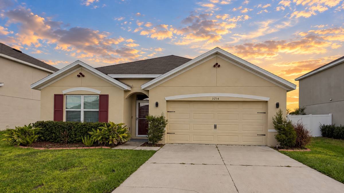 House for rent at 3214 Golden Dewdrop Lane, Plant City, FL 33566