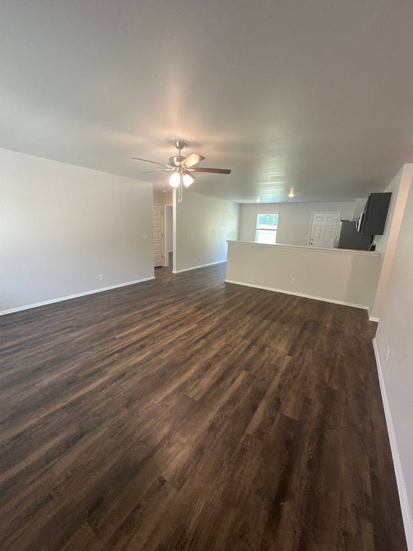 House for rent at 8005 E Oakland St, Broken Arrow, OK 74014