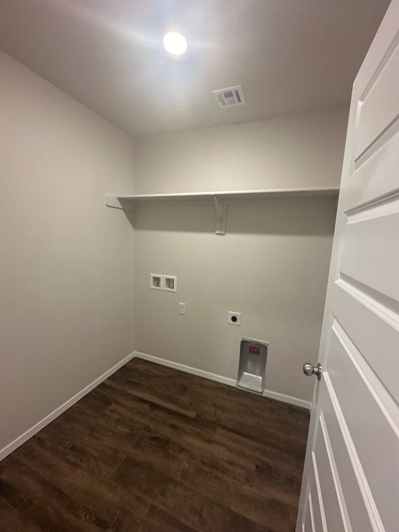 House for rent at 8005 E Oakland St, Broken Arrow, OK 74014