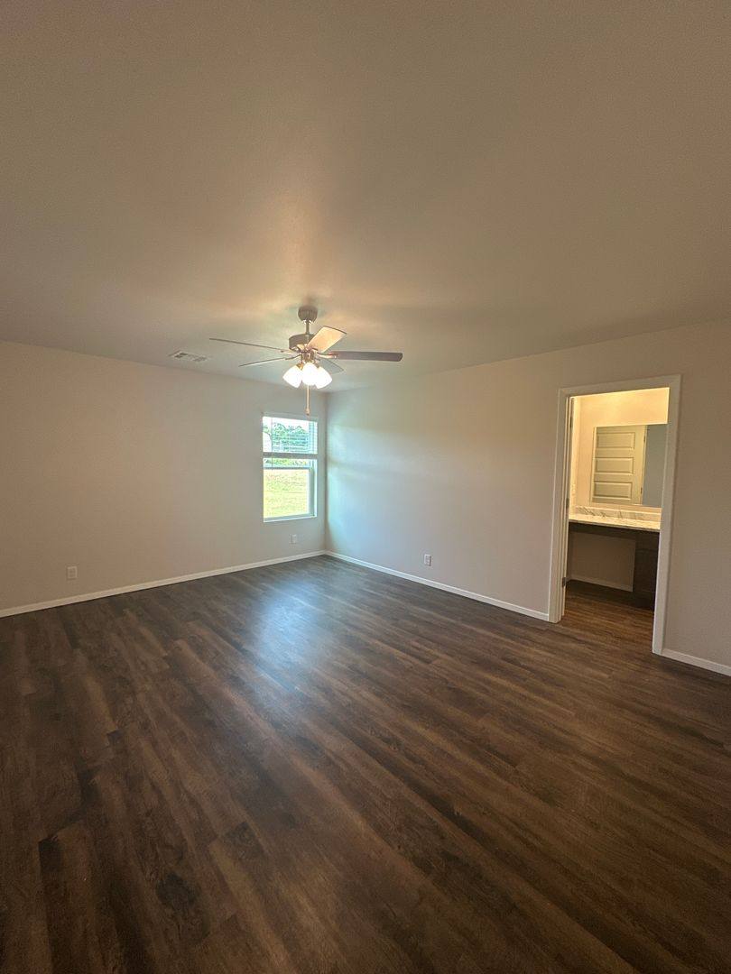 House for rent at 8005 E Oakland St, Broken Arrow, OK 74014