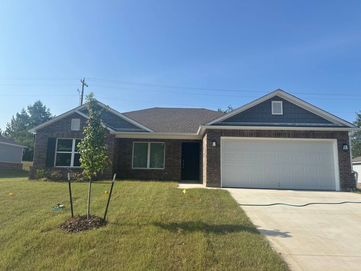 House for rent at 8005 E Oakland St, Broken Arrow, OK 74014
