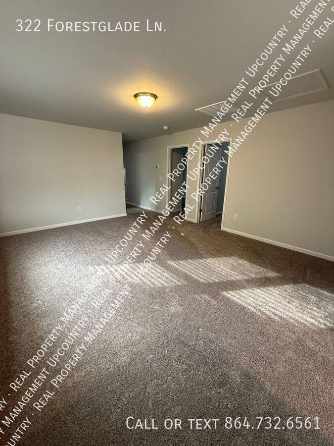 House for rent at 322 Forestglade Lane, Simpsonville, SC 29680