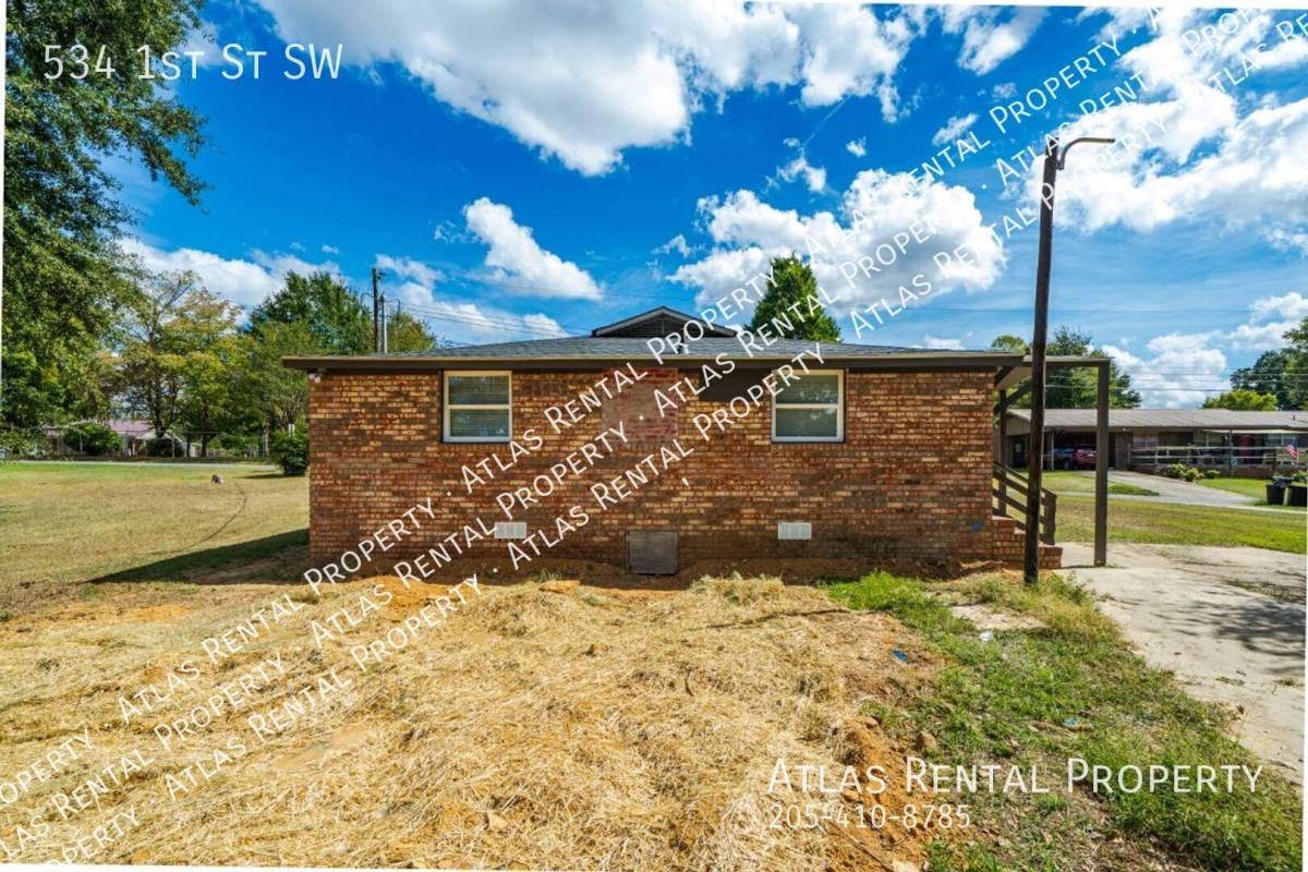 House for rent at 534 1st St SW, Graysville, AL 35073