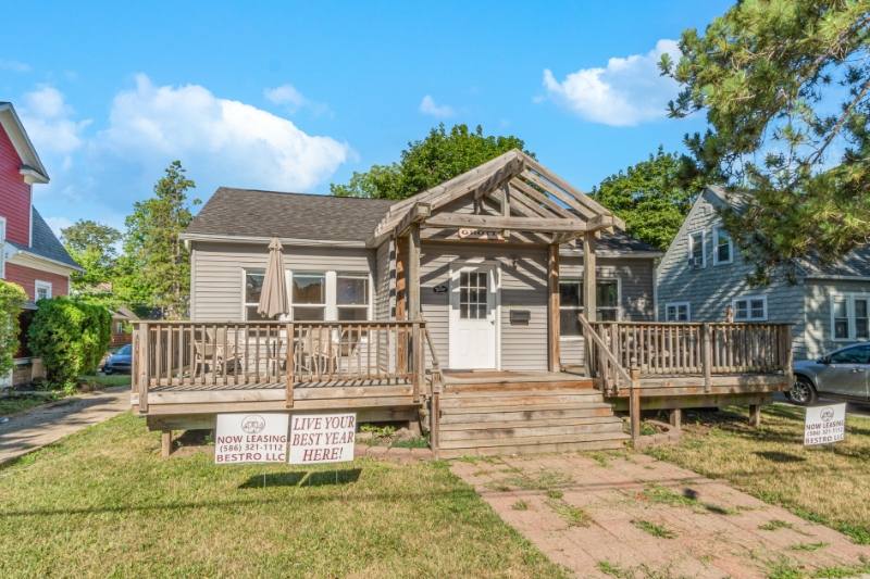 Apartment for rent at 1014 S Franklin St, Mount Pleasant, MI 48858