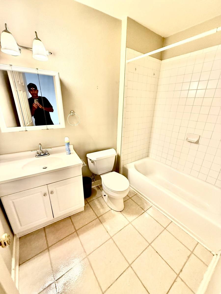 Apartment for rent at 2801 Broadway St #C, New Orleans, LA 70124