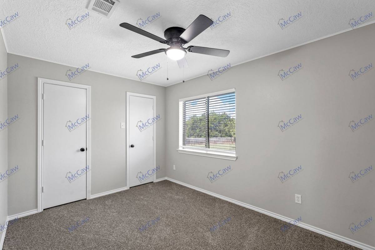 House for rent at 606 Oak Ridge Dr, Red Oak, TX 75154