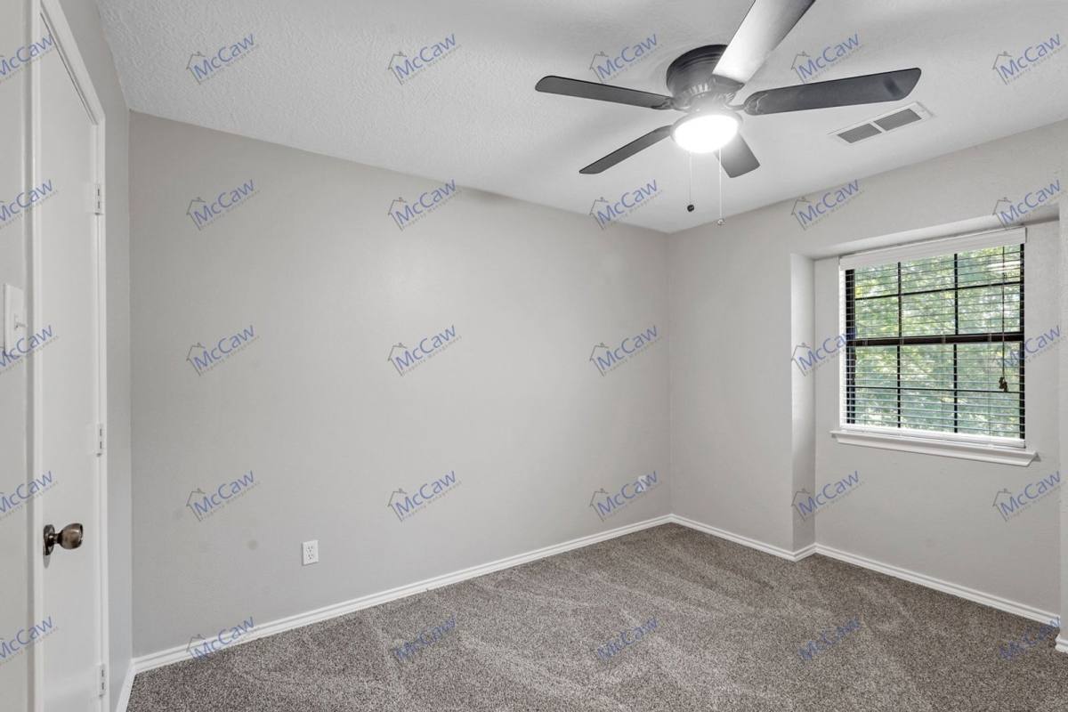 House for rent at 606 Oak Ridge Dr, Red Oak, TX 75154