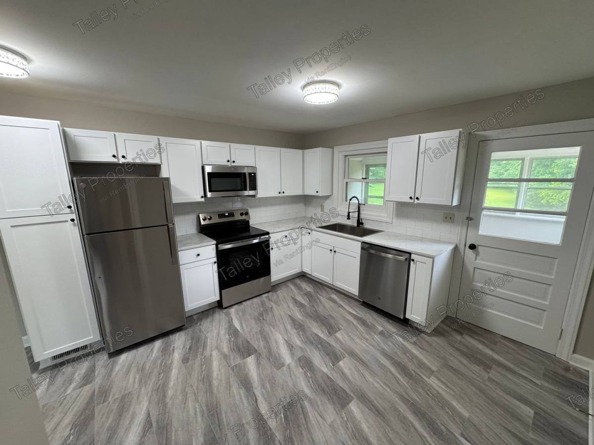 House for rent at 2112 N Stewart Ave, Newton, NC 28658