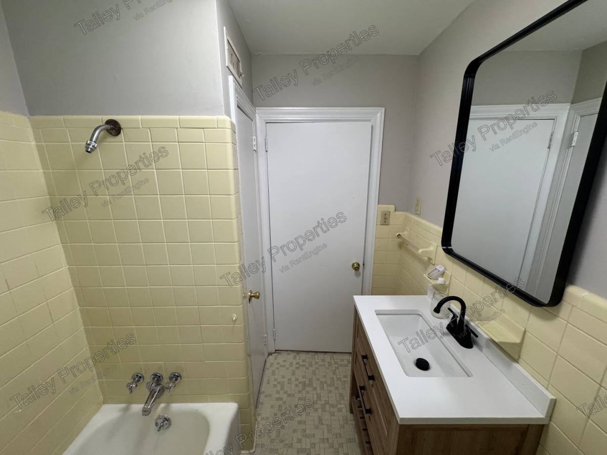 House for rent at 2112 N Stewart Ave, Newton, NC 28658