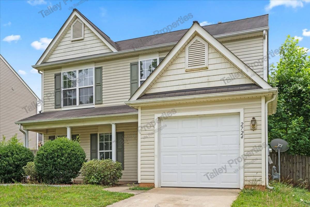 House for rent at 2724 Mulberry Pond Dr, Charlotte, NC 28208