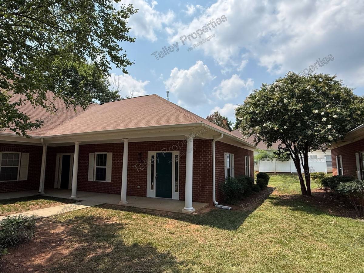 Condo for rent at 7045 Somerset Springs Dr, Charlotte, NC 28262