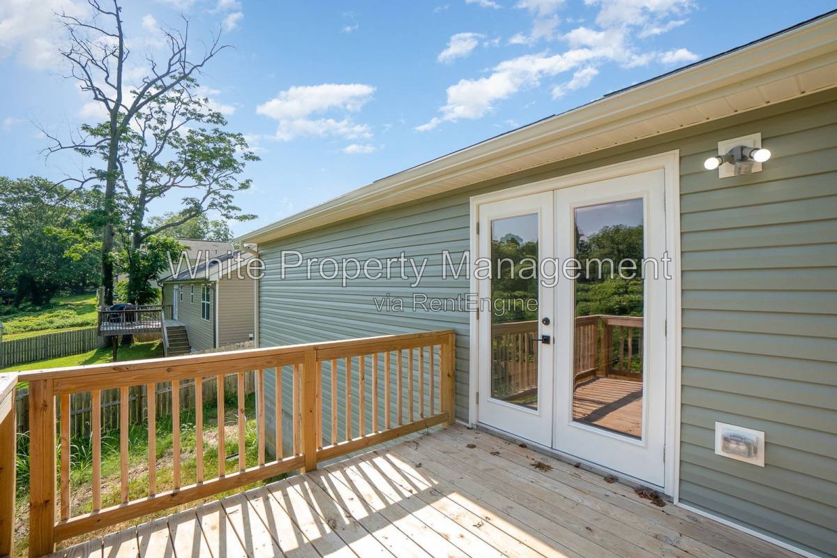 House for rent at 400 W 9th St, Kannapolis, NC 28081