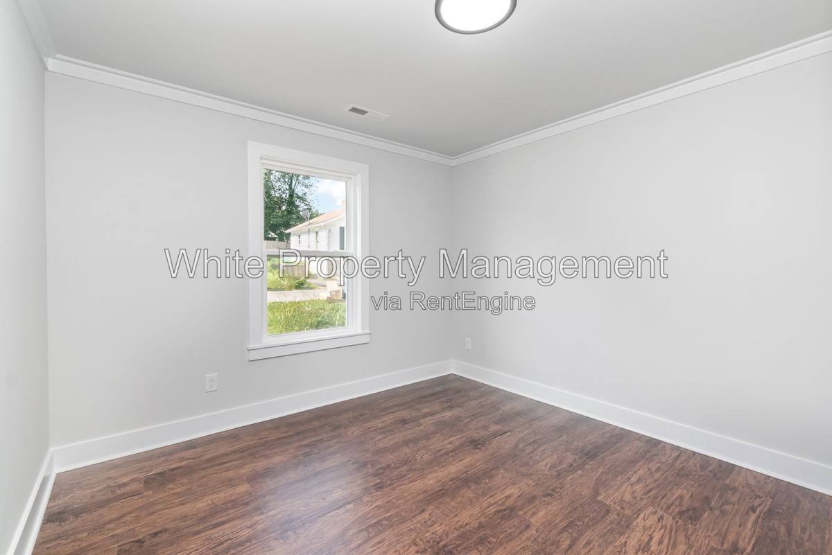 House for rent at 400 W 9th St, Kannapolis, NC 28081