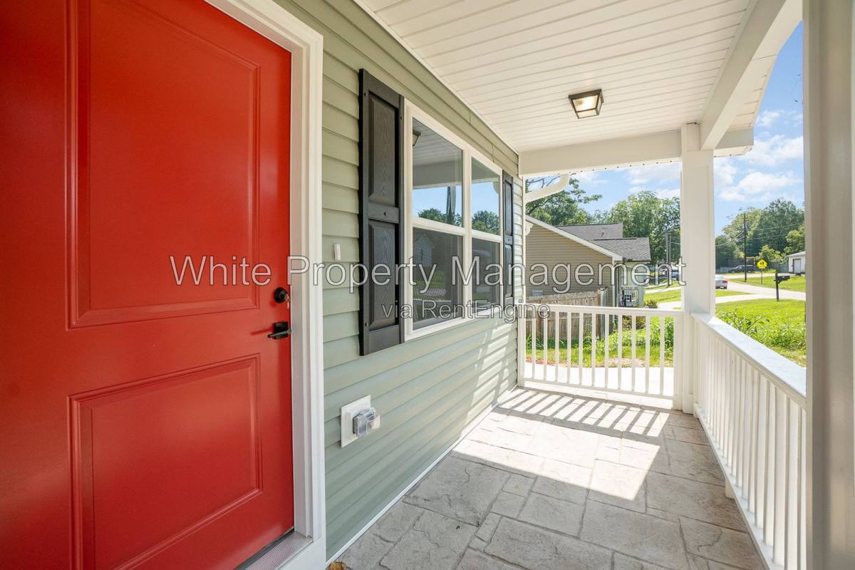 House for rent at 400 W 9th St, Kannapolis, NC 28081