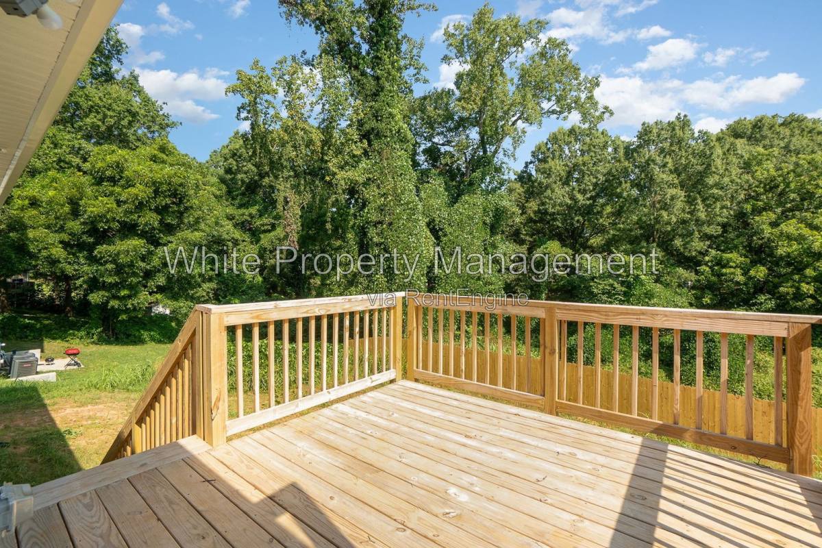 House for rent at 400 W 9th St, Kannapolis, NC 28081