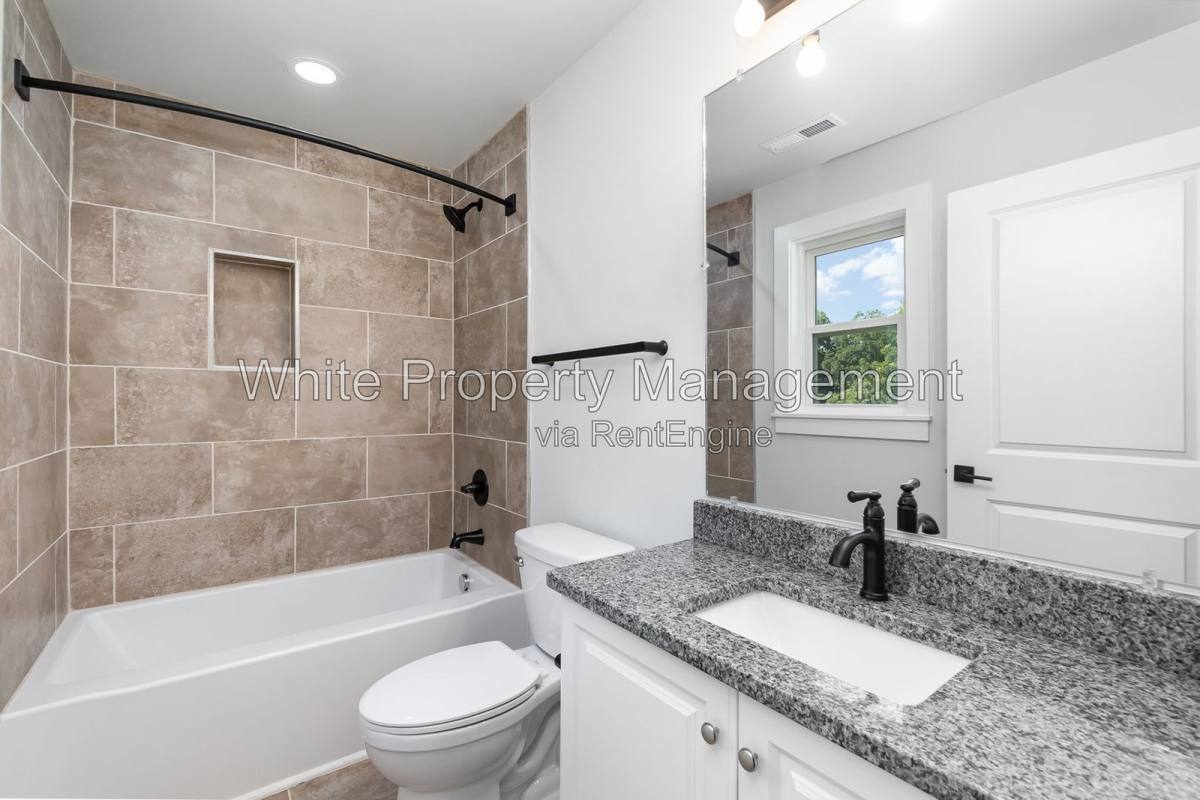 House for rent at 400 W 9th St, Kannapolis, NC 28081