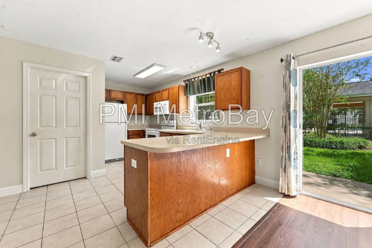 Townhouse for rent at 107 Sawtooth Dr, Valrico, FL 33594