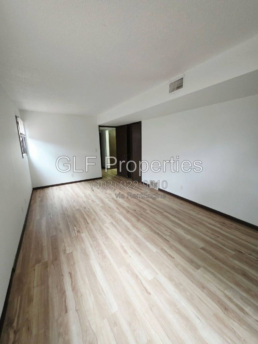 Apartment for rent at 1413 2nd Ave #1, Nebraska City, NE 68410