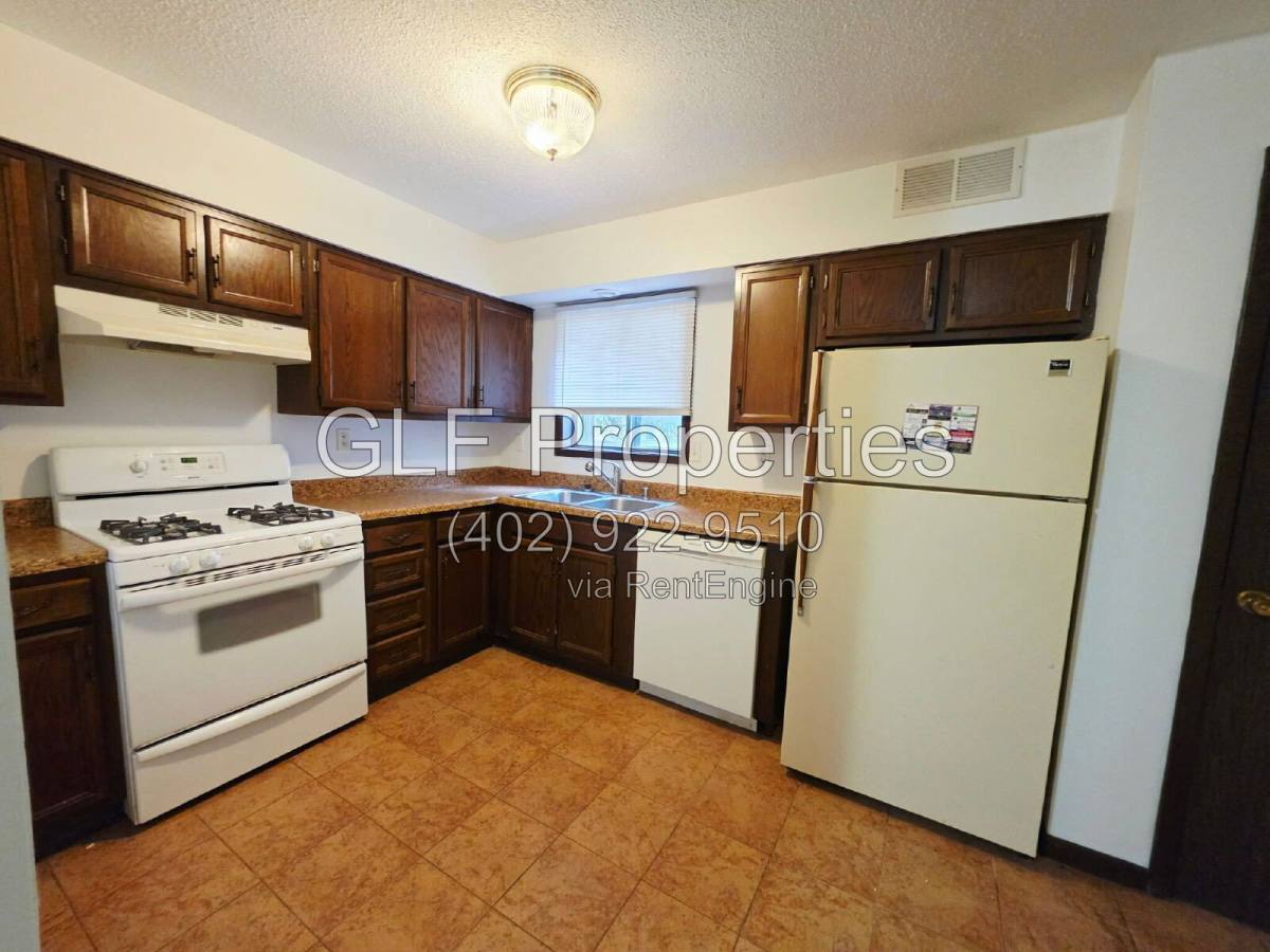 Apartment for rent at 1413 2nd Ave #1, Nebraska City, NE 68410