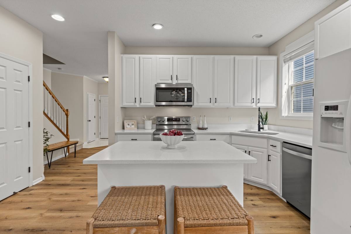 Townhouse for rent at 15734 Porchlight Lane, Eden Prairie, MN 55347