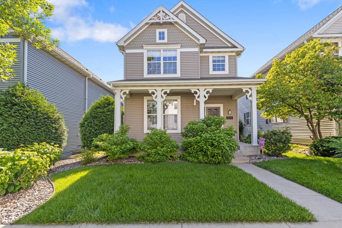 Townhouse for rent at 15734 Porchlight Lane, Eden Prairie, MN 55347