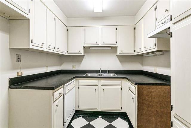 Townhouse for rent at 2615 Chartres St, New Orleans, LA 70116