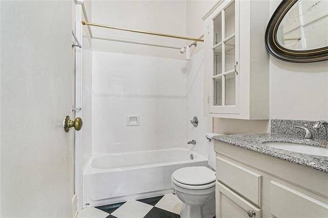 Townhouse for rent at 2615 Chartres St, New Orleans, LA 70116